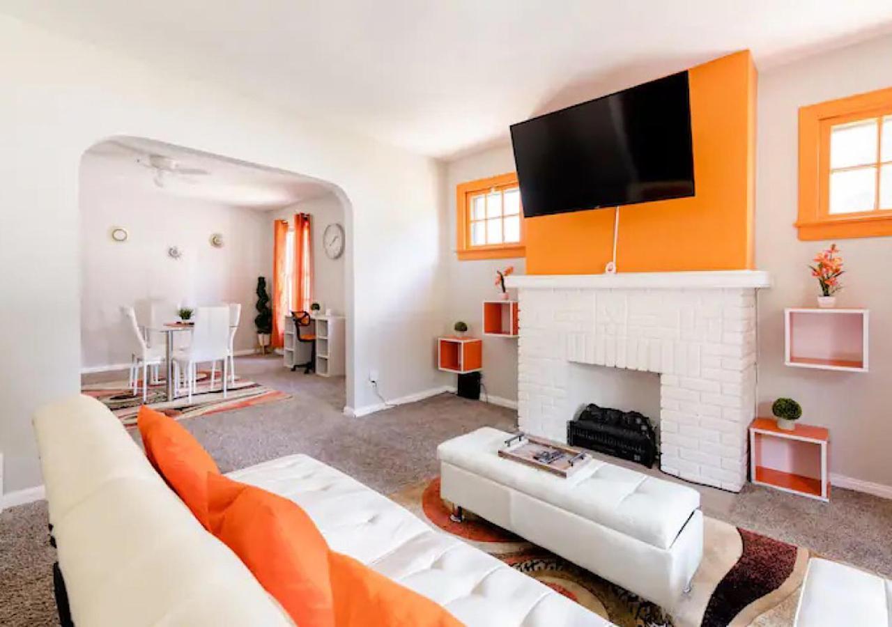 La Naranja Retreat - Cozy Duplex Near Downtown With Parking, 300 Mb Wifi & Self Check In Cleveland Exterior photo