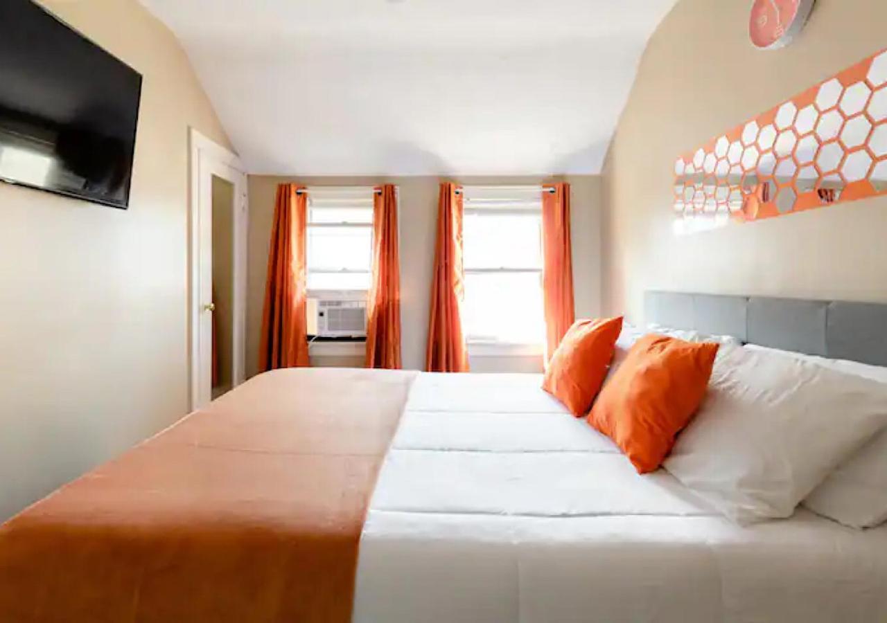 La Naranja Retreat - Cozy Duplex Near Downtown With Parking, 300 Mb Wifi & Self Check In Cleveland Exterior photo