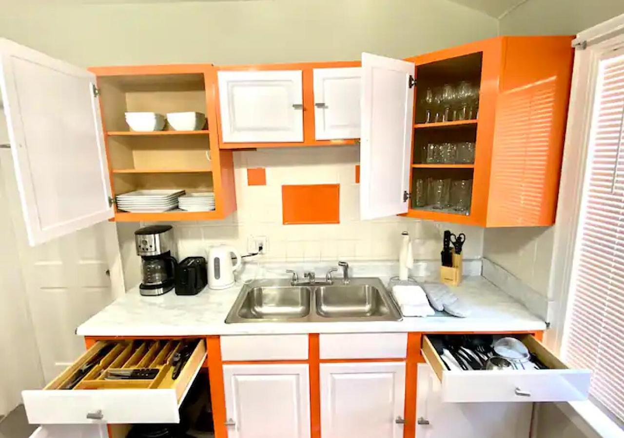 La Naranja Retreat - Cozy Duplex Near Downtown With Parking, 300 Mb Wifi & Self Check In Cleveland Exterior photo
