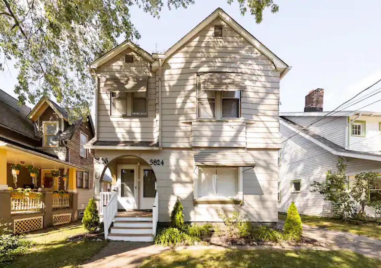 La Naranja Retreat - Cozy Duplex Near Downtown With Parking, 300 Mb Wifi & Self Check In Cleveland Exterior photo