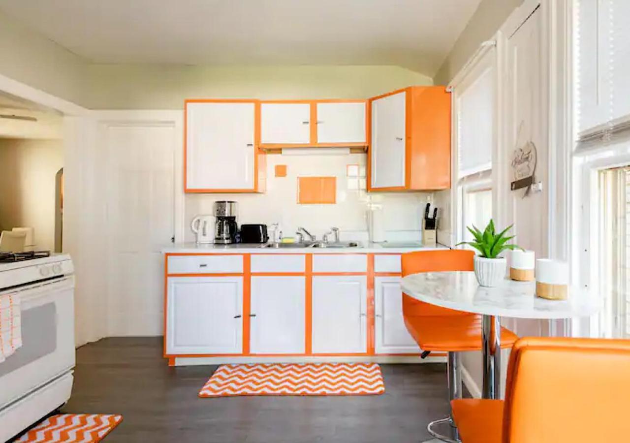 La Naranja Retreat - Cozy Duplex Near Downtown With Parking, 300 Mb Wifi & Self Check In Cleveland Exterior photo