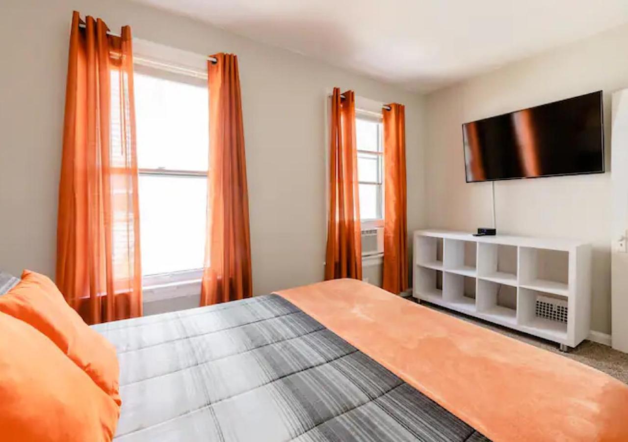La Naranja Retreat - Cozy Duplex Near Downtown With Parking, 300 Mb Wifi & Self Check In Cleveland Exterior photo