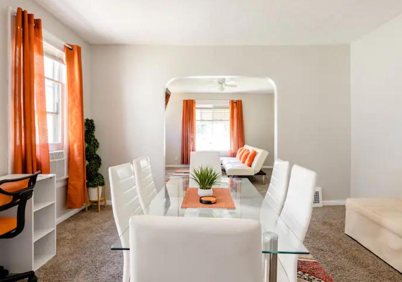 La Naranja Retreat - Cozy Duplex Near Downtown With Parking, 300 Mb Wifi & Self Check In Cleveland Exterior photo