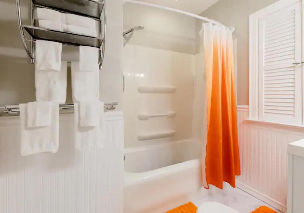 La Naranja Retreat - Cozy Duplex Near Downtown With Parking, 300 Mb Wifi & Self Check In Cleveland Exterior photo
