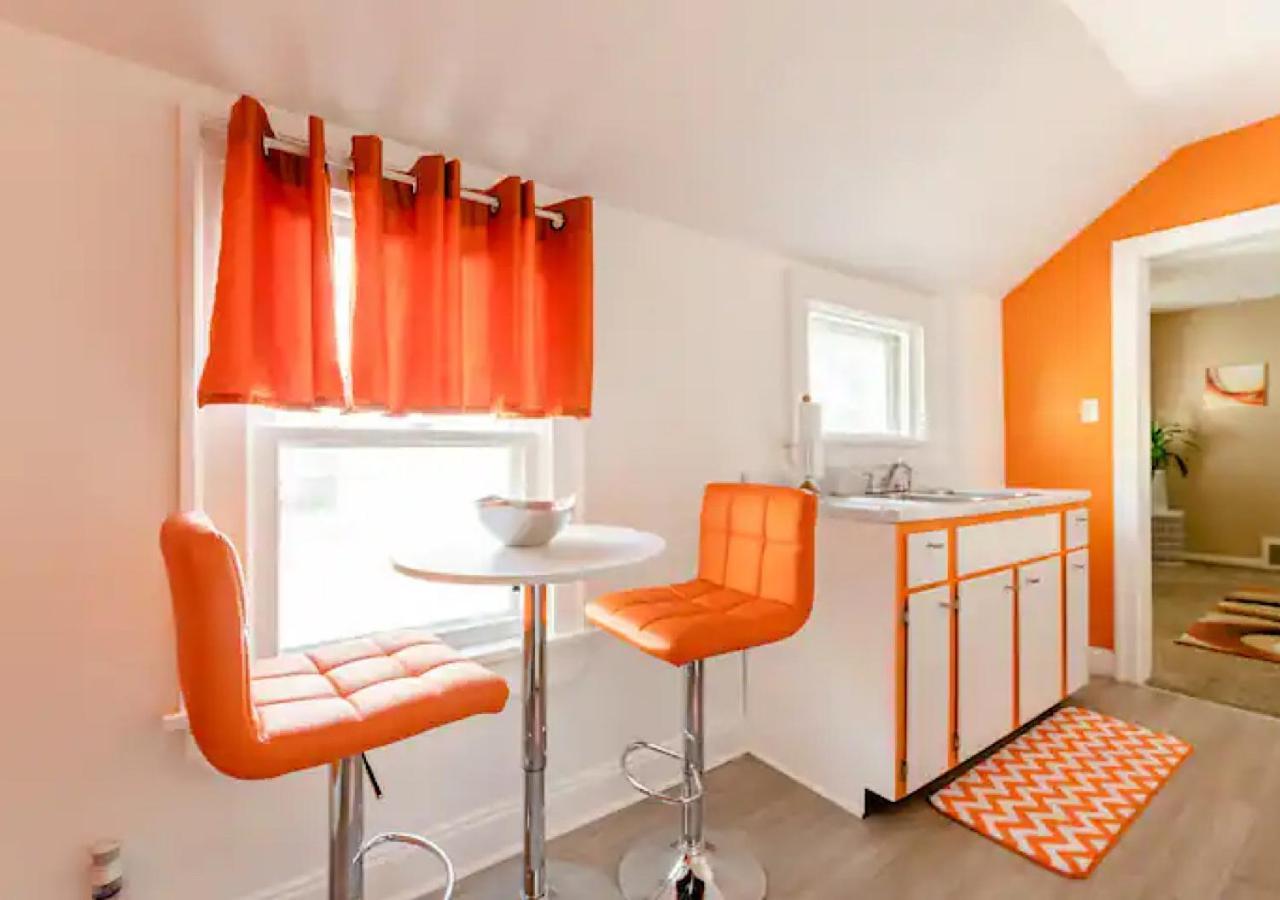 La Naranja Retreat - Cozy Duplex Near Downtown With Parking, 300 Mb Wifi & Self Check In Cleveland Exterior photo