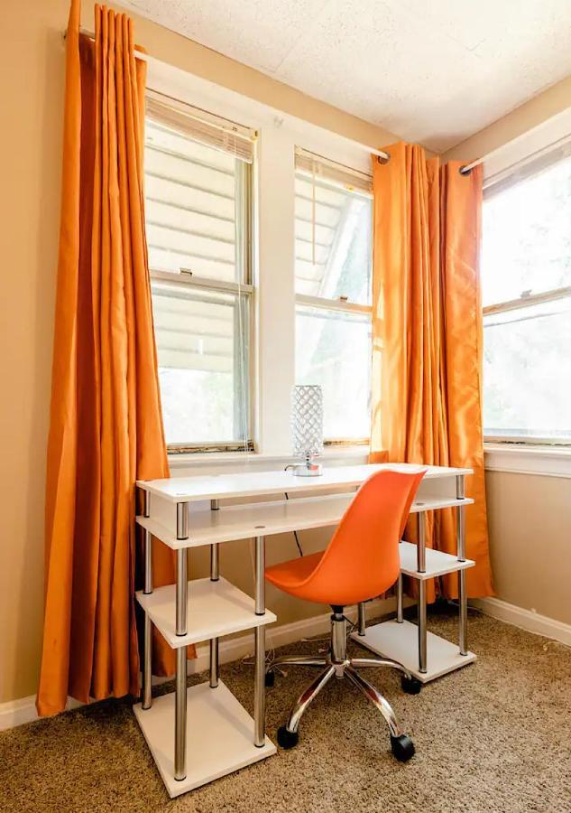 La Naranja Retreat - Cozy Duplex Near Downtown With Parking, 300 Mb Wifi & Self Check In Cleveland Exterior photo