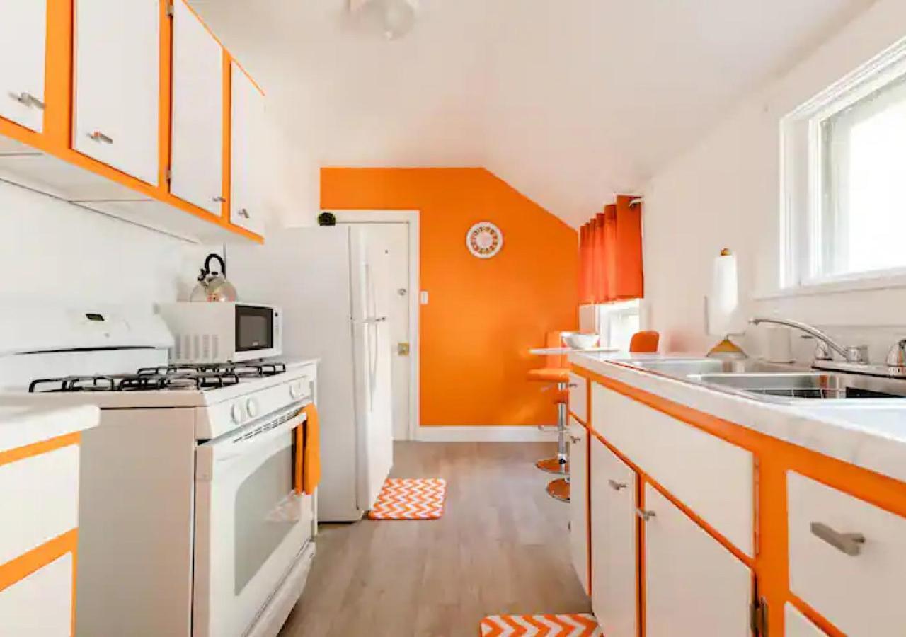 La Naranja Retreat - Cozy Duplex Near Downtown With Parking, 300 Mb Wifi & Self Check In Cleveland Exterior photo